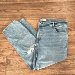 Abercrombie “The 90’s Straight Ultra High Rise” Jean